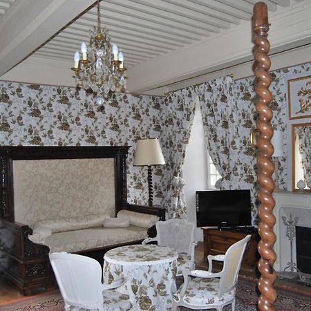 Chateau De Chantelauze Olliergues Номер фото